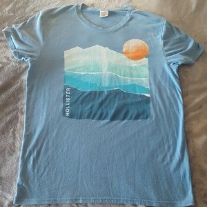 Hollister graphic tee